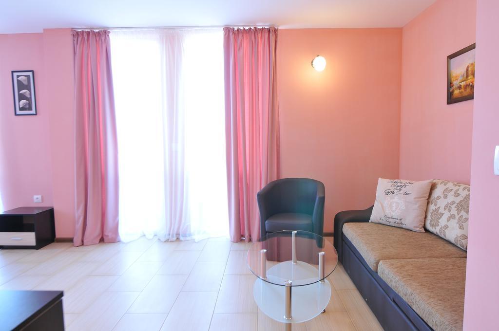 بلاغويفغراد Diva Hotel الغرفة الصورة