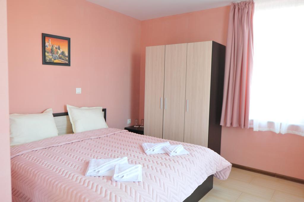 بلاغويفغراد Diva Hotel الغرفة الصورة